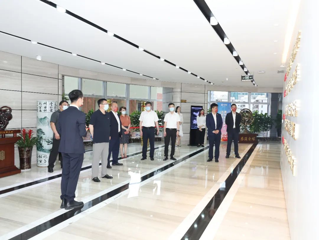 青岛市政协副主席、崂山区委书记张元升一行莅临leyu乐鱼官方·（中国）登陆入口调研考察